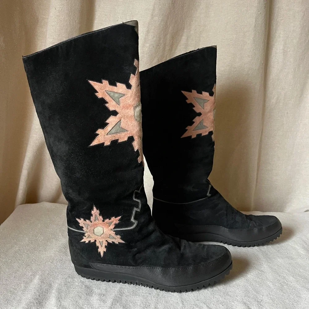 Susan Bennis Warren Edwards Italy‎ Suede Appliqué Boots 7